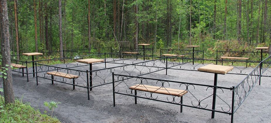 На центральном кладбище Серова появились заранее оборудованные места под погребение. Администрация разрешения на их создание не давала
