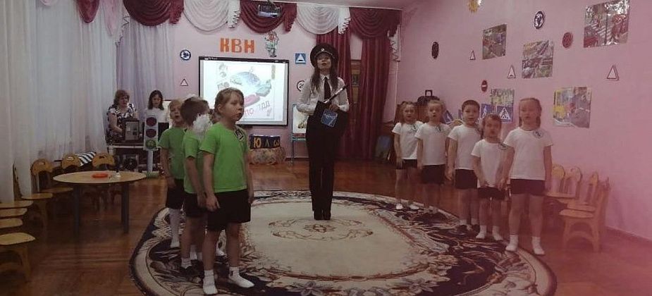 «КВН по Правилам дорожного движения» прошел в детском саду Серова
