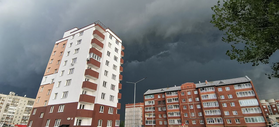 Синоптики предупреждают о приближении циклона с грозами и сильным ливнем