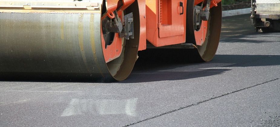 В четырех серовских дворах за счет бюджета заменят асфальт