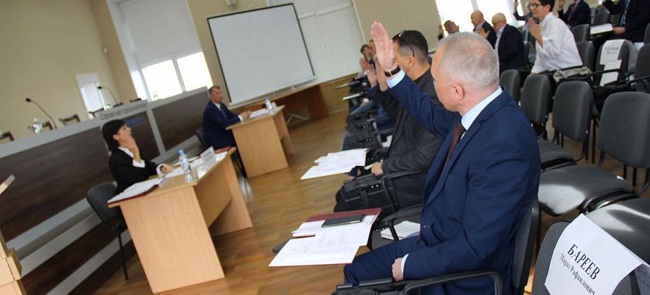 Серовские депутаты приняли решение увеличить должностные оклады местным чиновникам