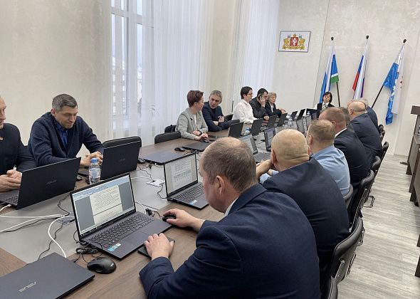 Рассказываем, в какие дни будут принимать серовчан по личным вопросам депутаты в феврале