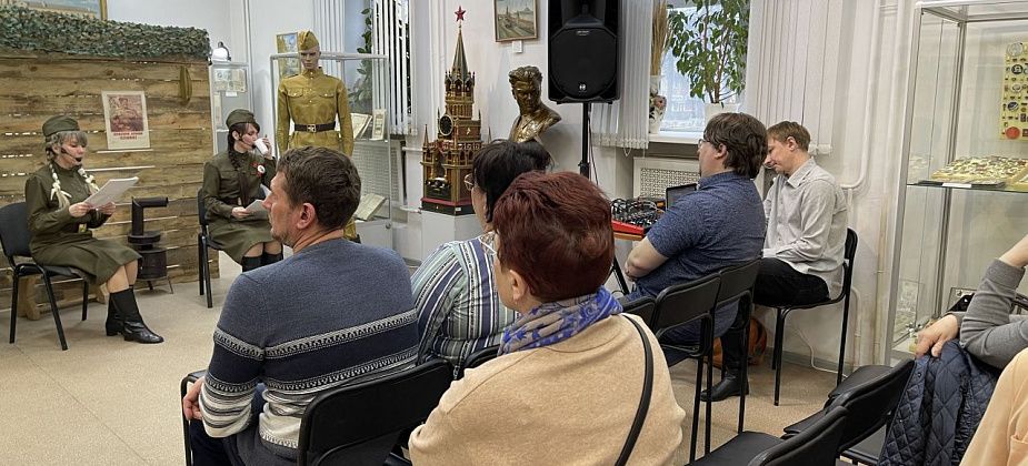 В День Победы серовчанам в музее читали письма учителей и показывали фильм