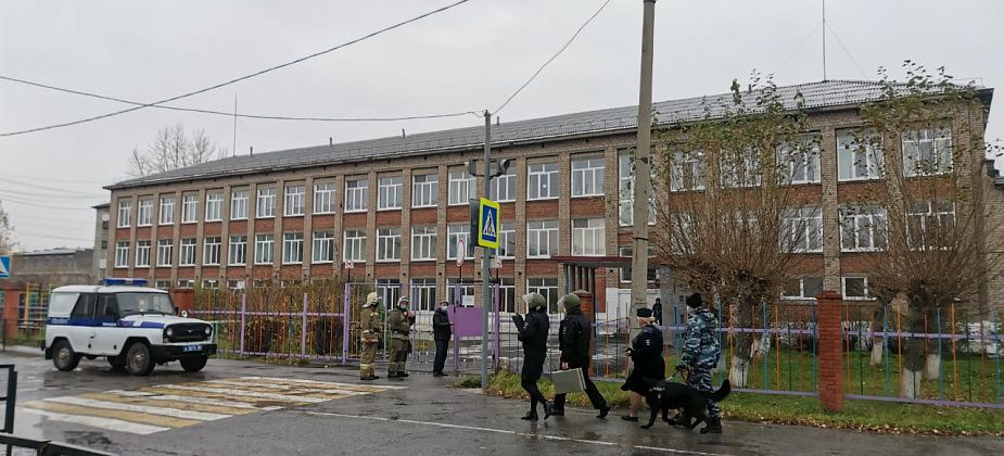 Полиция Серова сообщила, что угрозы в школе №15 не обнаружено