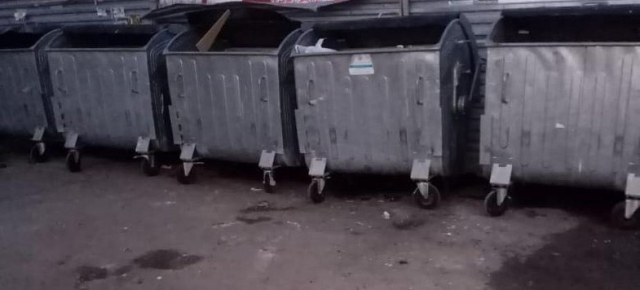Контейнерная площадка, на которую жаловались серовчане, прибрана