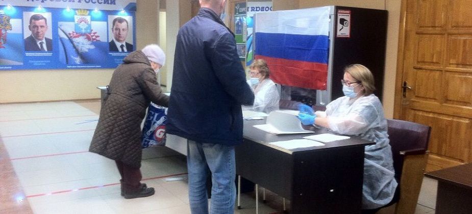 Председатель УИК в Серове: "При трехдневном голосовании работать спокойнее, но тяжелее"