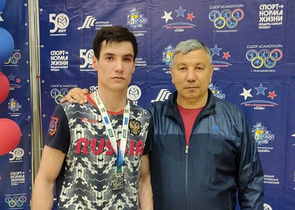 Глеб Мамаджанов завоевал серебро чемпионата УрФО по боксу