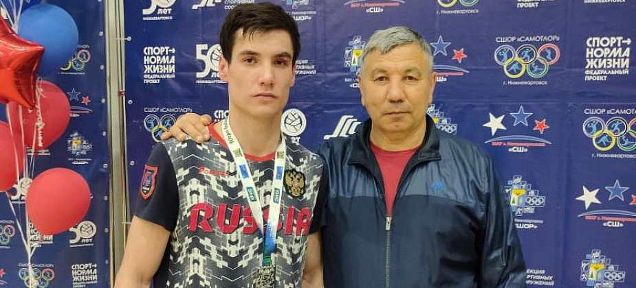 Глеб Мамаджанов завоевал серебро чемпионата УрФО по боксу