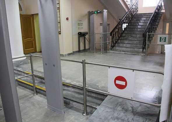 На обслуживание пропускной системы в мэрию Серова из местного бюджета выделили 278 тысяч рублей