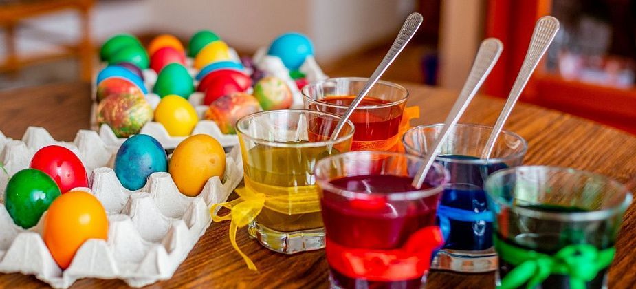 Готовимся к Пасхе: четыре способа покрасить яйца