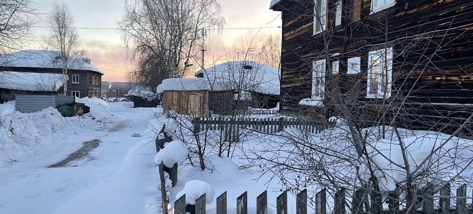 Дорогу почистили, мусор вывезли, а контейнерную площадку не прибрали 