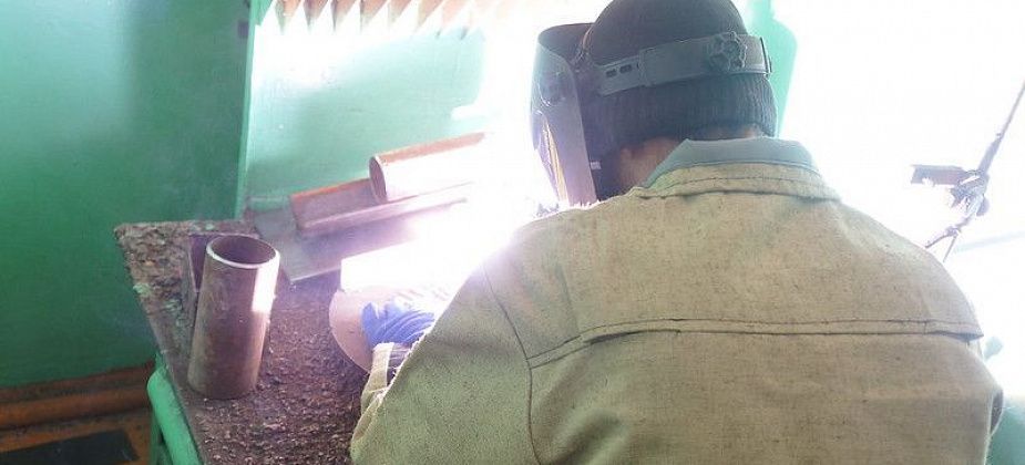 Серовчанин, чтобы погасить долг по ЖКХ, устроился работать на коммунальное предприятие