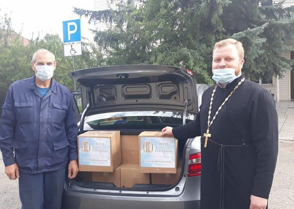 Социальное служение Серовской епархии помогло продуктовыми наборами приходам соседних городов