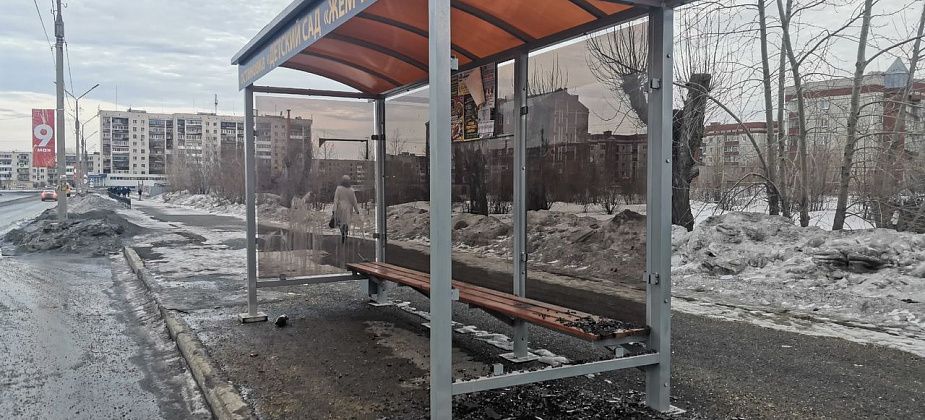 Полиция Серова выяснила, что антивандальную остановку разбил... четвероклассник 