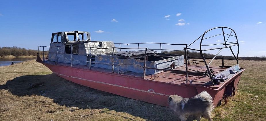 “Этот катер послужит на благо детям”. Карпинский депутат просит мэрию Сосьвы не утилизировать катер из Романово