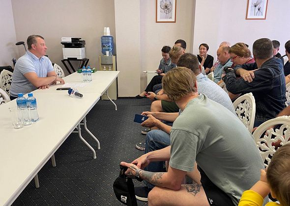 “Самое главное - это ваши жизни”. Серовчанам рассказали о судьбе дома, в котором взорвался газ, и выплатах 