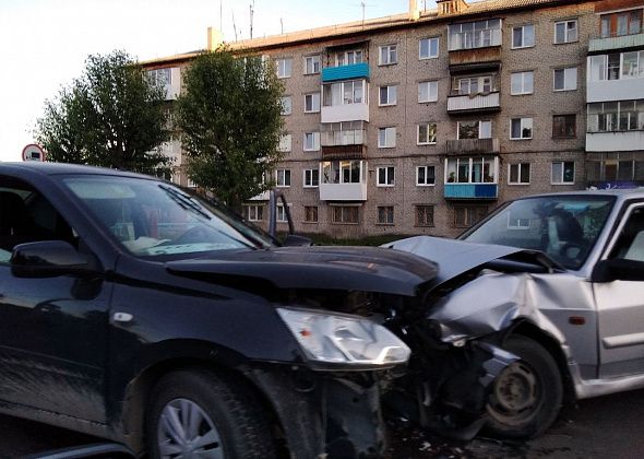 На улице Кирова в Серове столкнулись Datsun и ВАЗ-2114