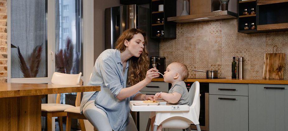 С чего и когда лучше начинать детский прикорм