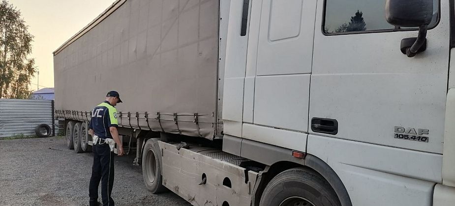 В Горпарке фура с прицепом наехала на нетрезвого пешехода