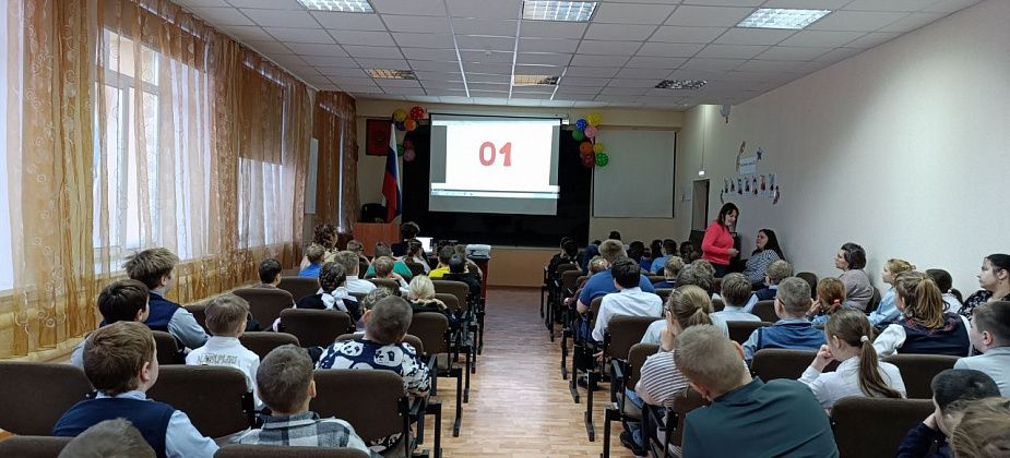 МЧС и МВД напомнили воспитанникам Серовской школы-интерната правила безопасности в новогодние каникулы