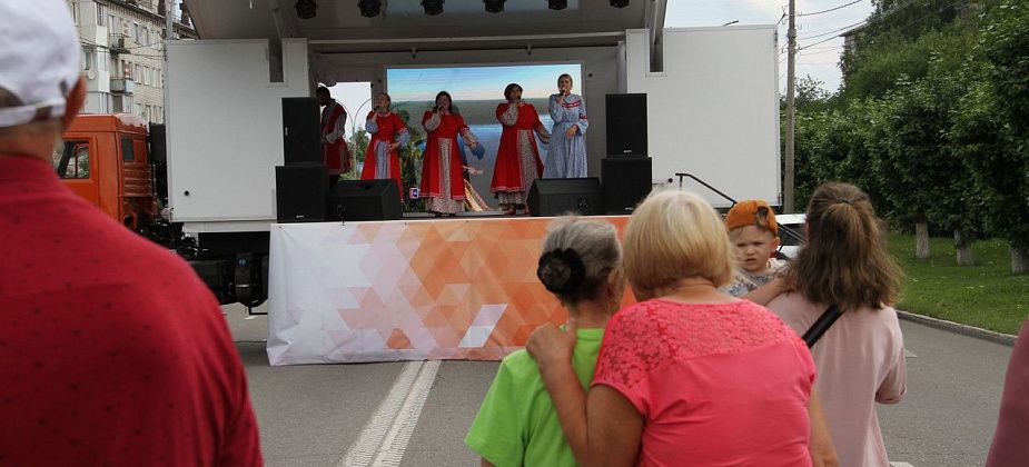 В Новую Колу приедет Диско-КамАЗ с артистами 