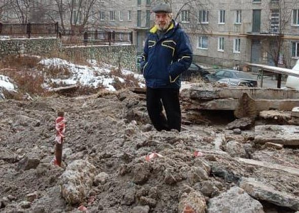 «У нас одна-единственная площадка». Серовчане жалуются на раскопки во дворе, после которых не благоустроили территорию