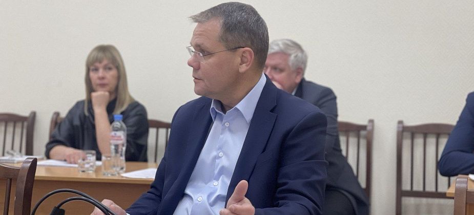 Площадь и сквер по Циолковского не закончены. Депутаты обсудили главные стройки Серова