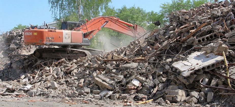 Власти Серова ищут компанию для сноса здания на Пристанционной. Цена – 13,4 миллиона рублей