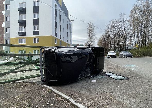 У Больничного городка в Серове столкнулись "Нива” и Volkswagen