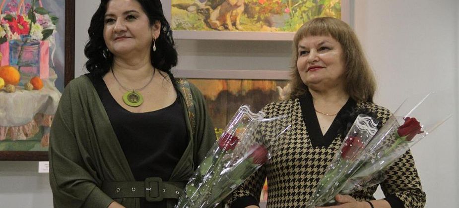 Сочность красок и уральская природа. В Серове открылась выставка художниц из Качканара и Новой Ляли