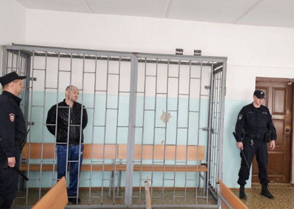В Серове суд не стал арестовывать мужчину, которого обвиняют в насилии над полицейским – укусе стража порядка