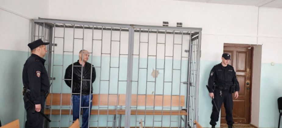 В Серове суд не стал арестовывать мужчину, которого обвиняют в насилии над полицейским – укусе стража порядка