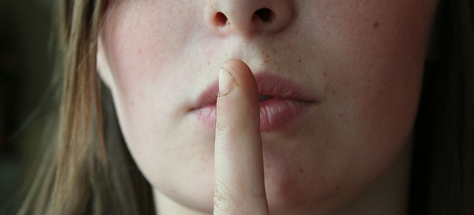 Правительство одобрило законопроекты о наказании за фейковые новости и «явное неуважение к государству» в интернете