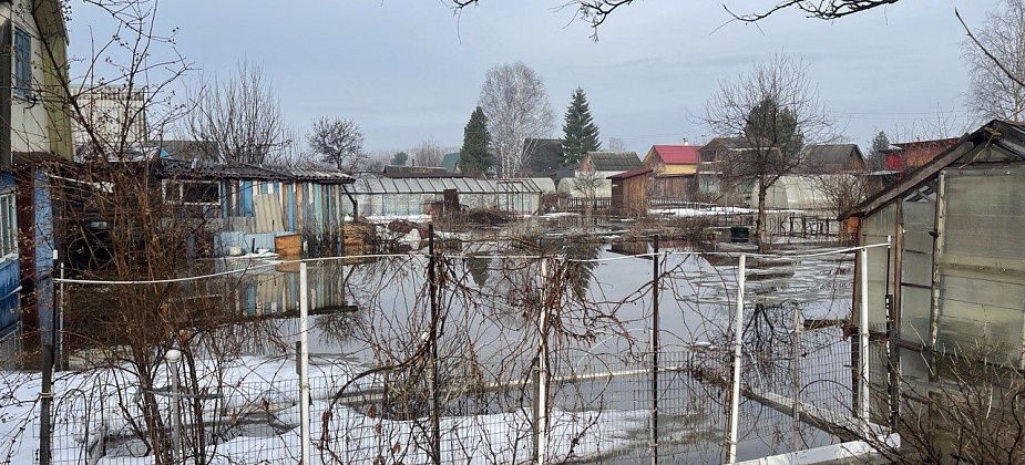 Мэрия Серова не планирует копать канаву в сторону улицы Каквинской, чтобы отвести воду от садов ОВД