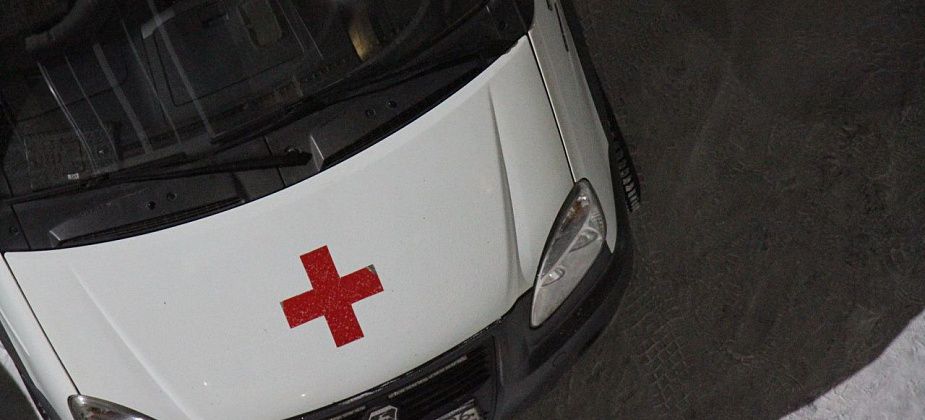 На Серовском тракте водитель автобуса сбил пешехода, идущего ночью в темной одежде