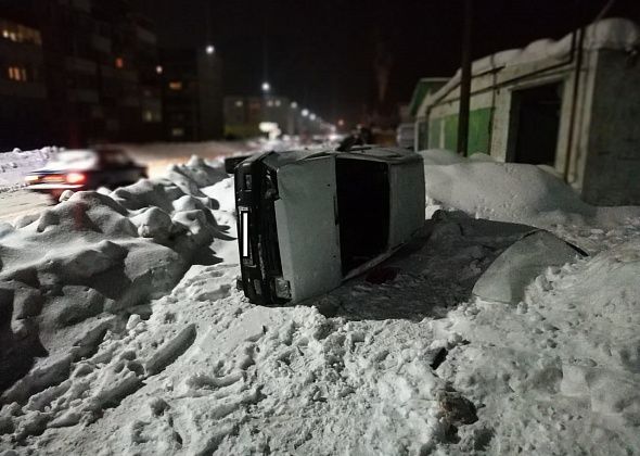 В Серове водитель перевернувшейся "Оки" скрылся с места ДТП. Вероятно, был нетрезв