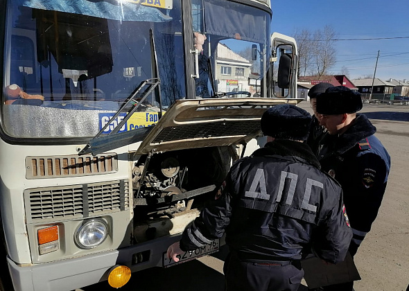 ГИБДД Серова проверяет автобусы