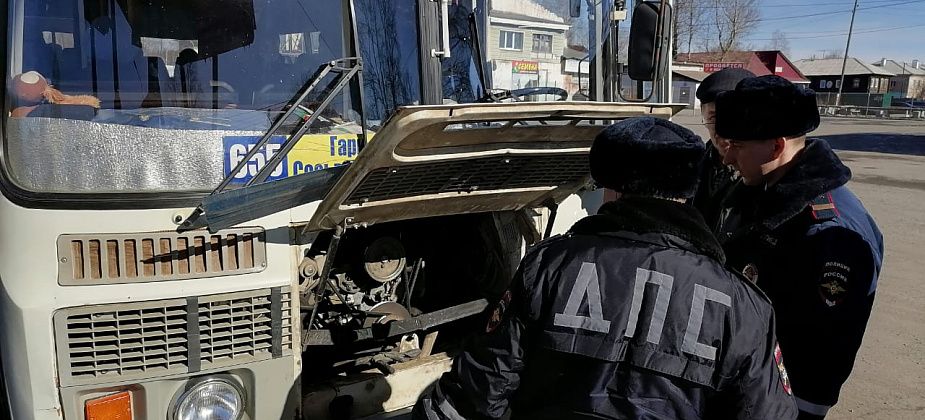 ГИБДД Серова проверяет автобусы