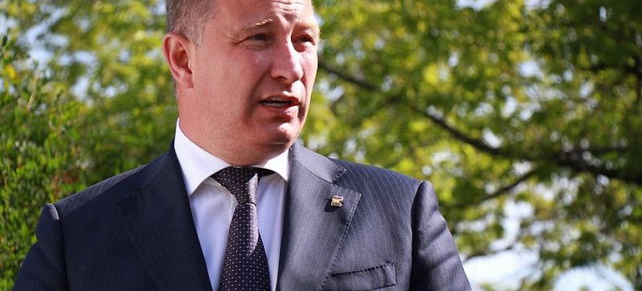 Глава Серова не нашел оснований для увольнения своего первого зама за владение долей в фирме