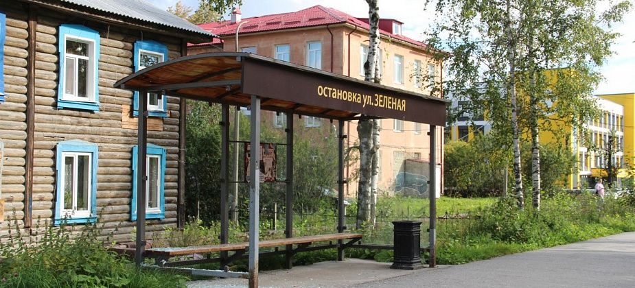 От рук вандалов в Серове пострадала остановка “Ул. Зеленая”