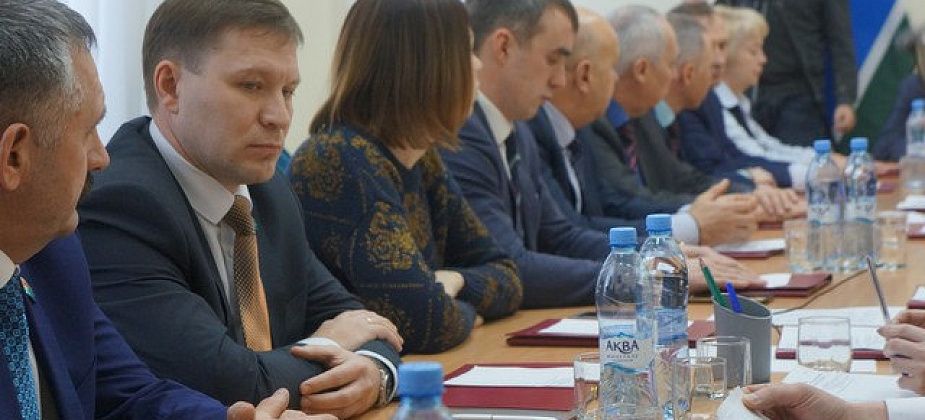 Кто из депутатов Думы Серова чаще всего "прогуливал" заседания?