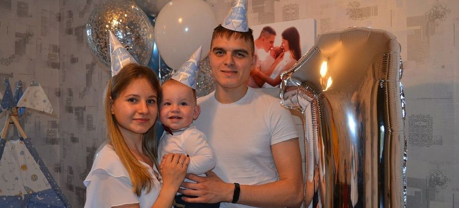 "Должны постараться и сделать все возможное для сына". Серовчане присоединились к спасению ребенка с СМА