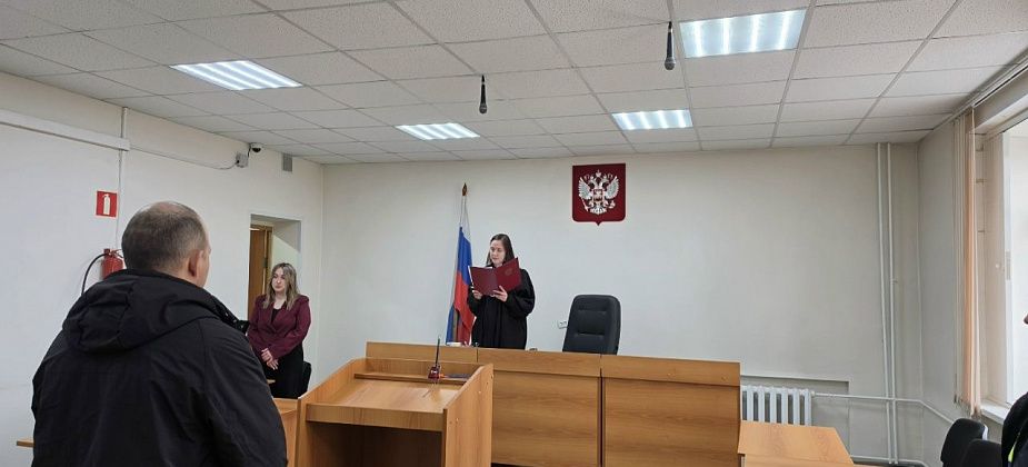 За оторванную антенну на патрульном автомобиле серовчанина арестовали на 14 суток