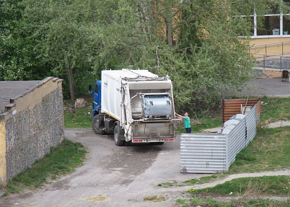 Администрация Серова задолжала за вывоз мусора из муниципальных помещений 261 тысячу рублей