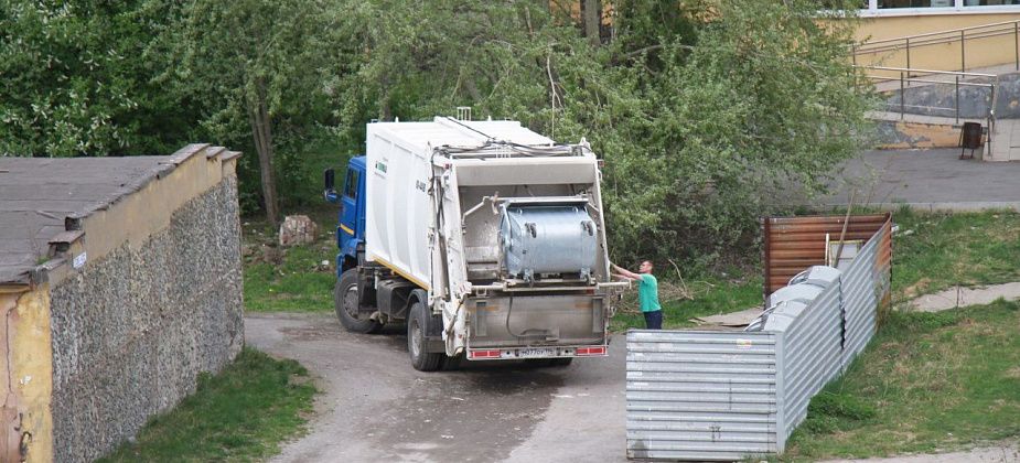 Администрация Серова задолжала за вывоз мусора из муниципальных помещений 261 тысячу рублей