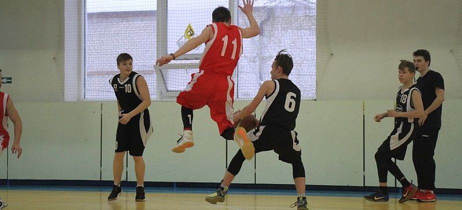 Жители Серова смогут арендовать школьные спортзалы