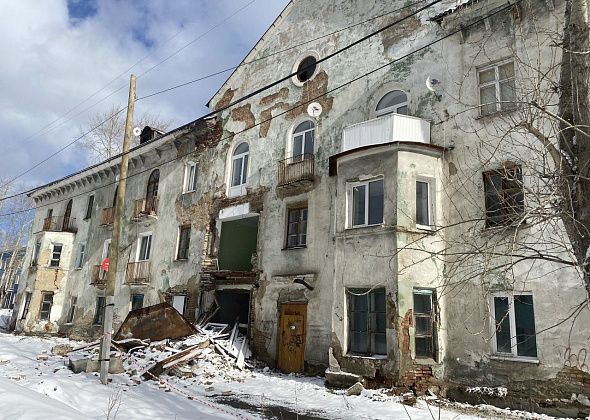 Власти Серова нашли подрядчика для сноса еще одного дома на Пристанционной