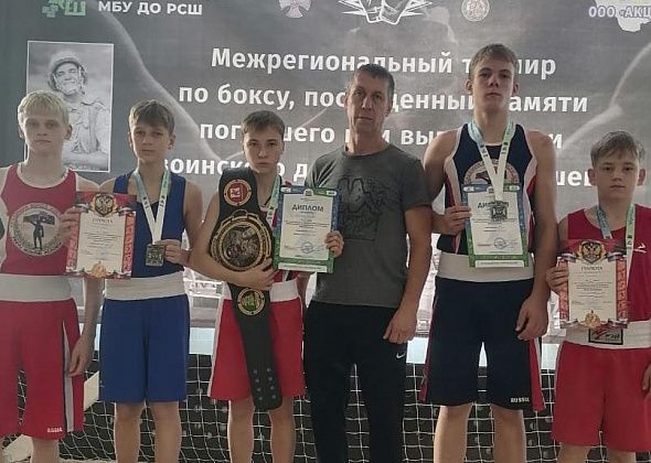 Серовские боксеры привезли награды с турнира в Междуреченском