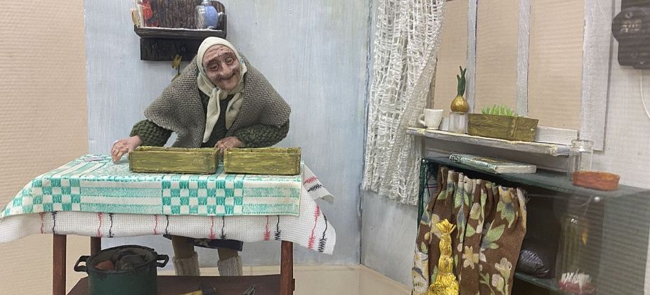 Выставочный зал музея приглашает серовчан на выставку миниатюрных кукол “Маленький мир”