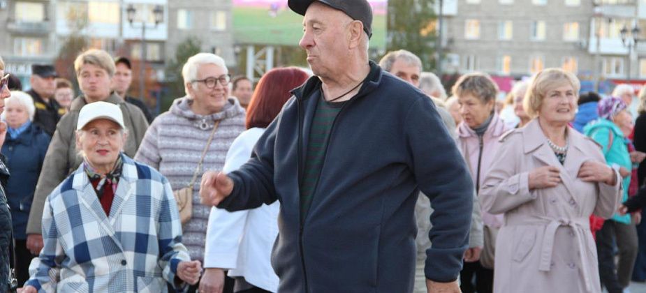 “Автоклуб” провел в Серове заключительный в этом году “Ретро-вечер”